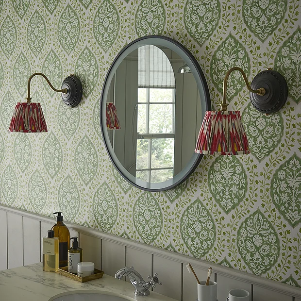 Heritage Bathroom Heritage Newick Black 590mm Illuminated Circular Mirror With Demister Pad 1 Heritage Bathroom Heritage Newick Black 590mm Illuminated Circular Mirror With Demister Pad